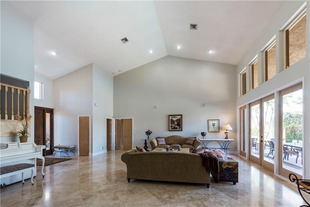 Jacaranda Area 985 97-20 - Residential