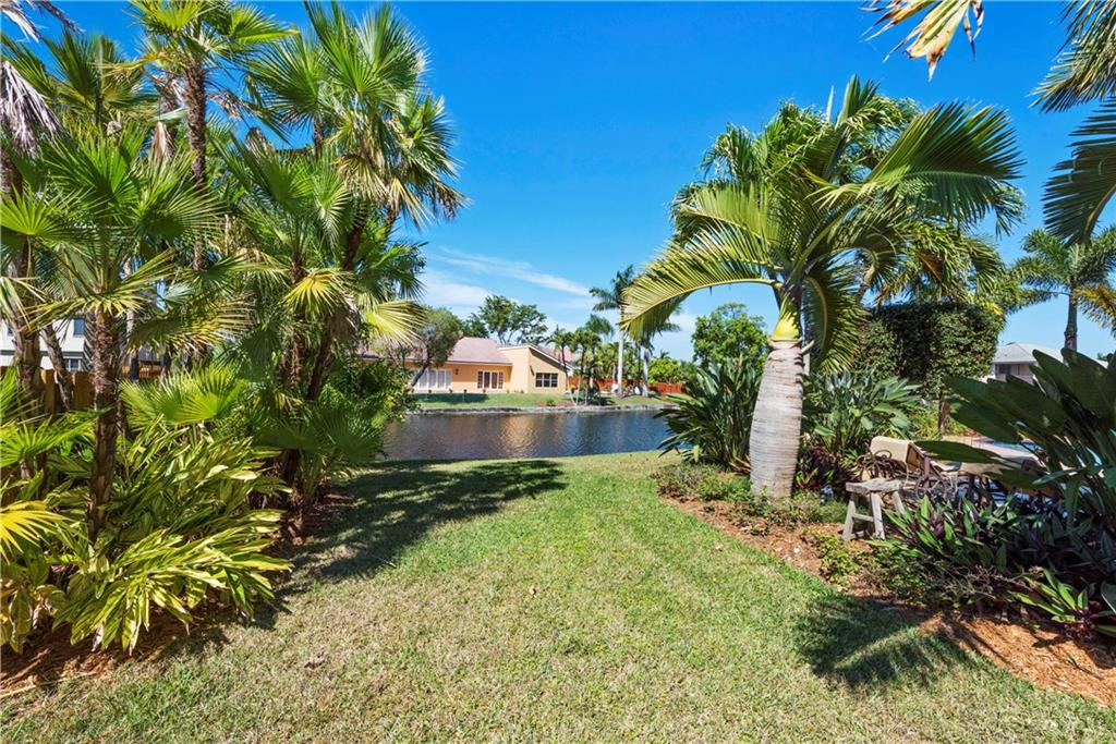 Jacaranda Area 985 97-20 - Residential