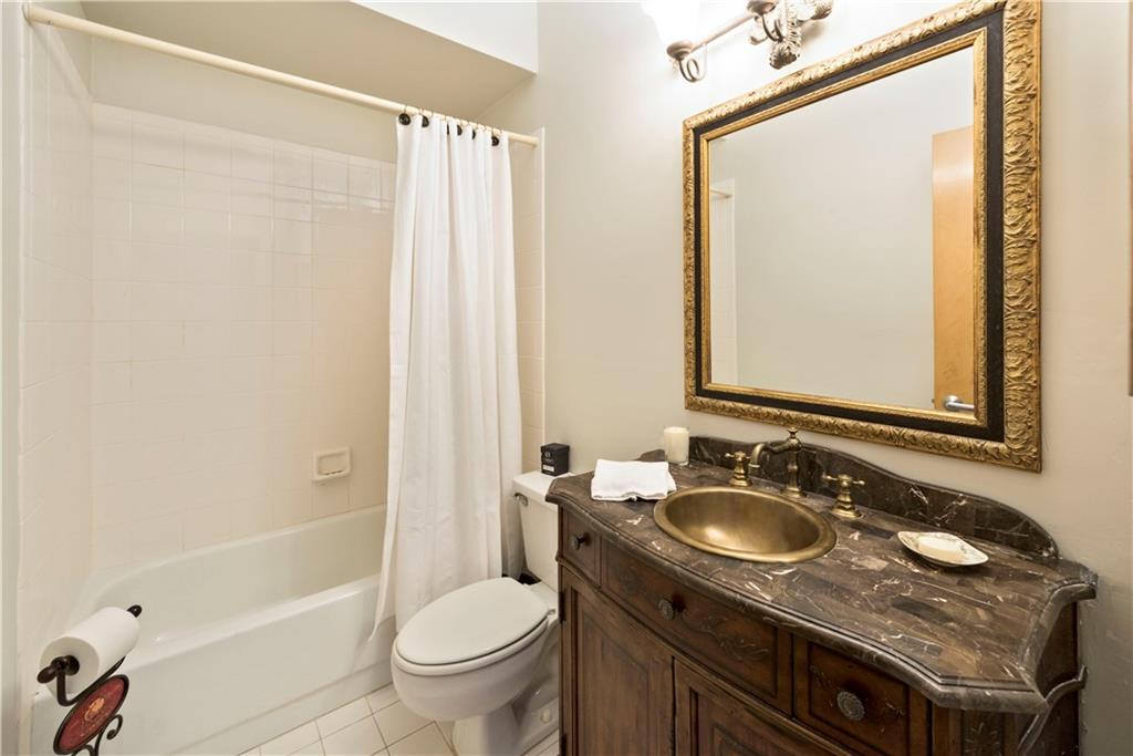 Jacaranda Area 985 97-20 - Residential