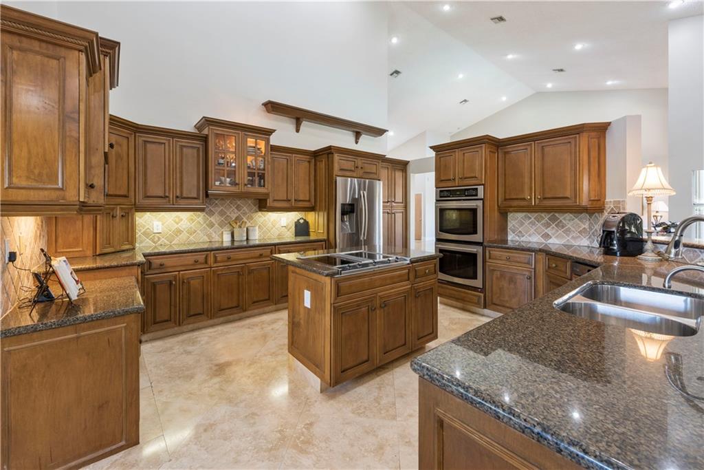 Jacaranda Area 985 97-20 - Residential