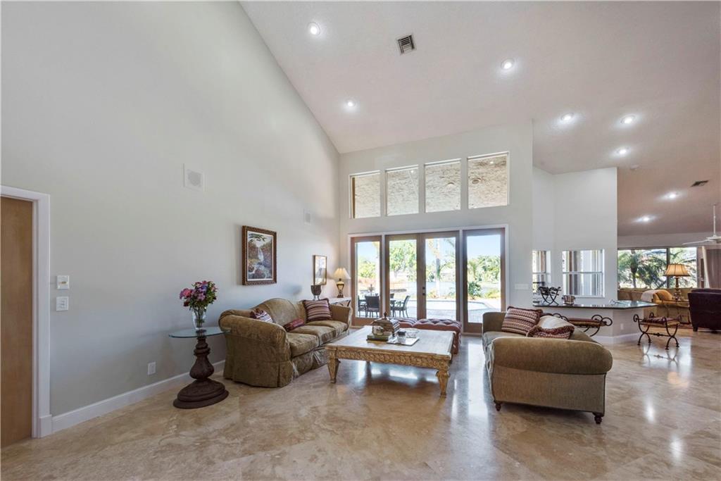 Jacaranda Area 985 97-20 - Residential