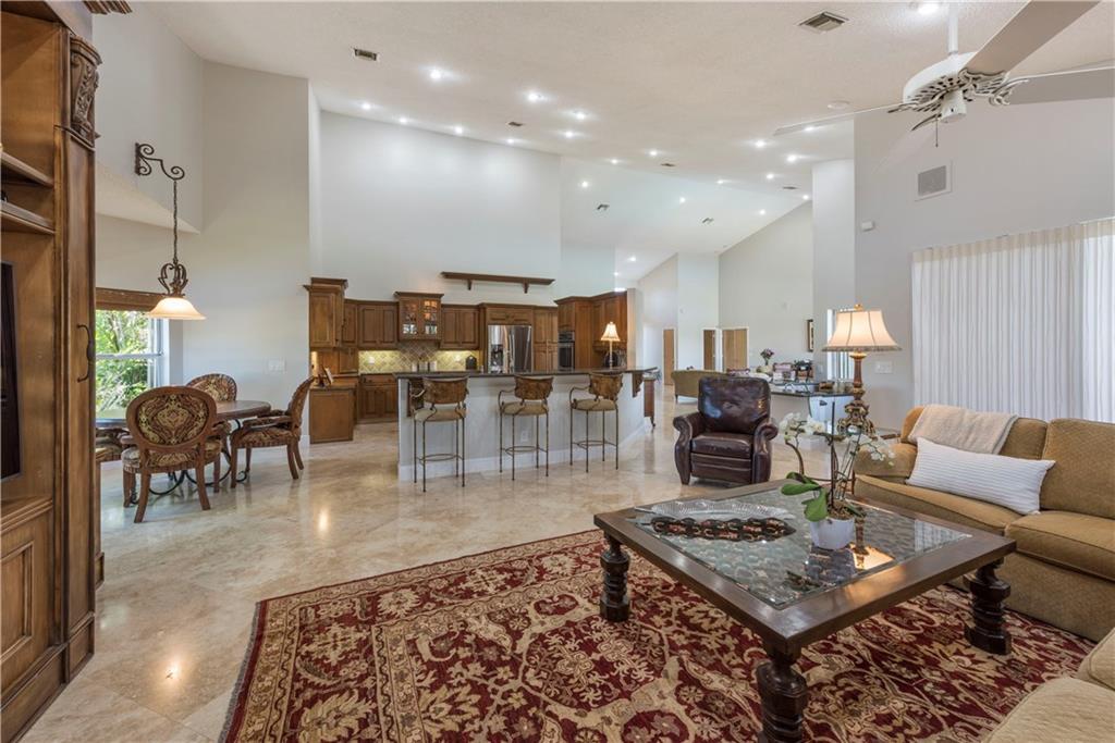 Jacaranda Area 985 97-20 - Residential