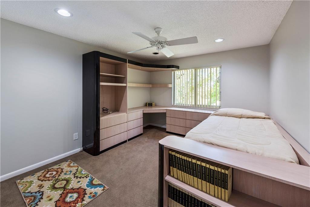 Jacaranda Area 985 97-20 - Residential