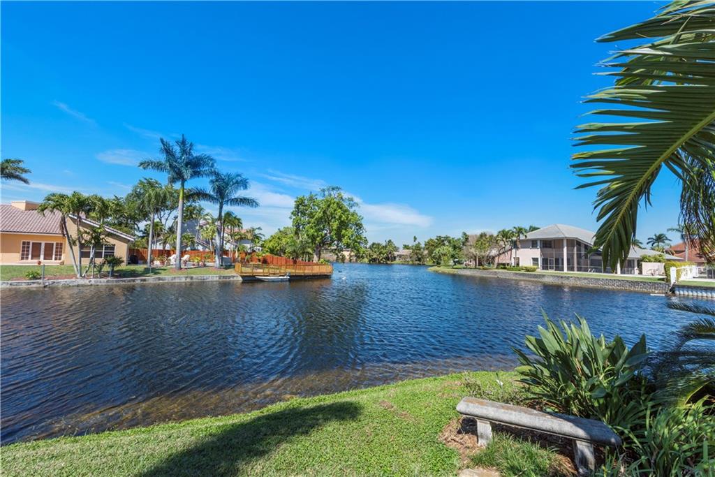 Jacaranda Area 985 97-20 - Residential