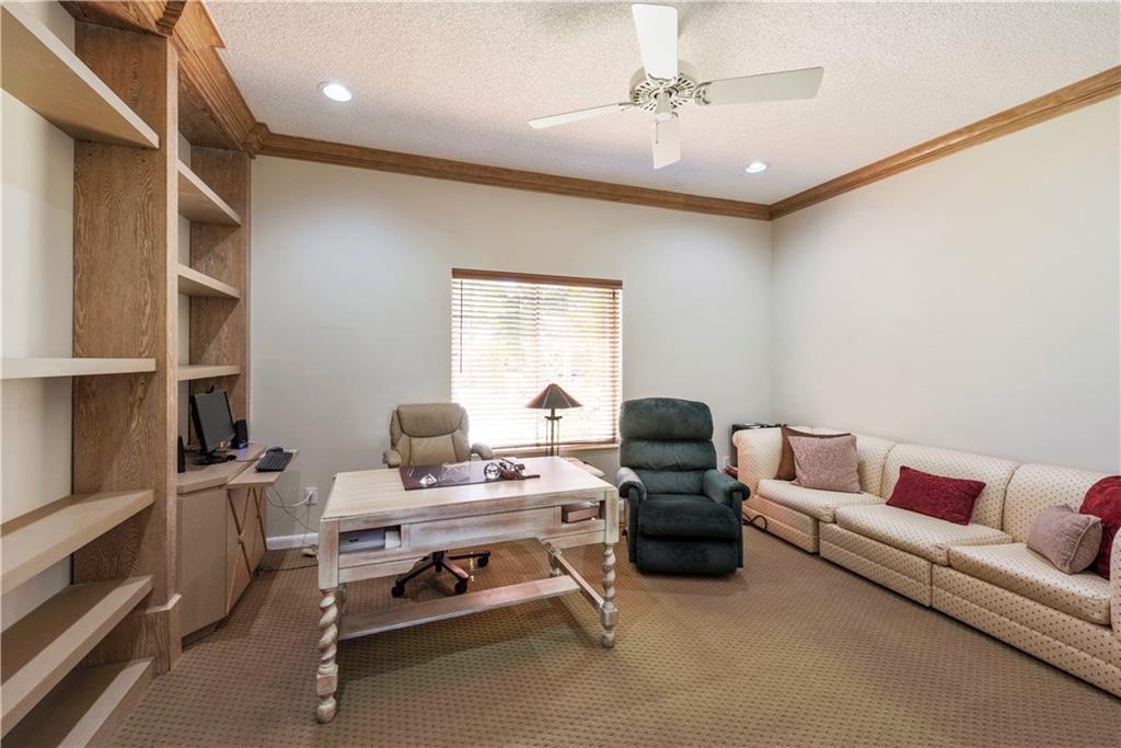 Jacaranda Area 985 97-20 - Residential