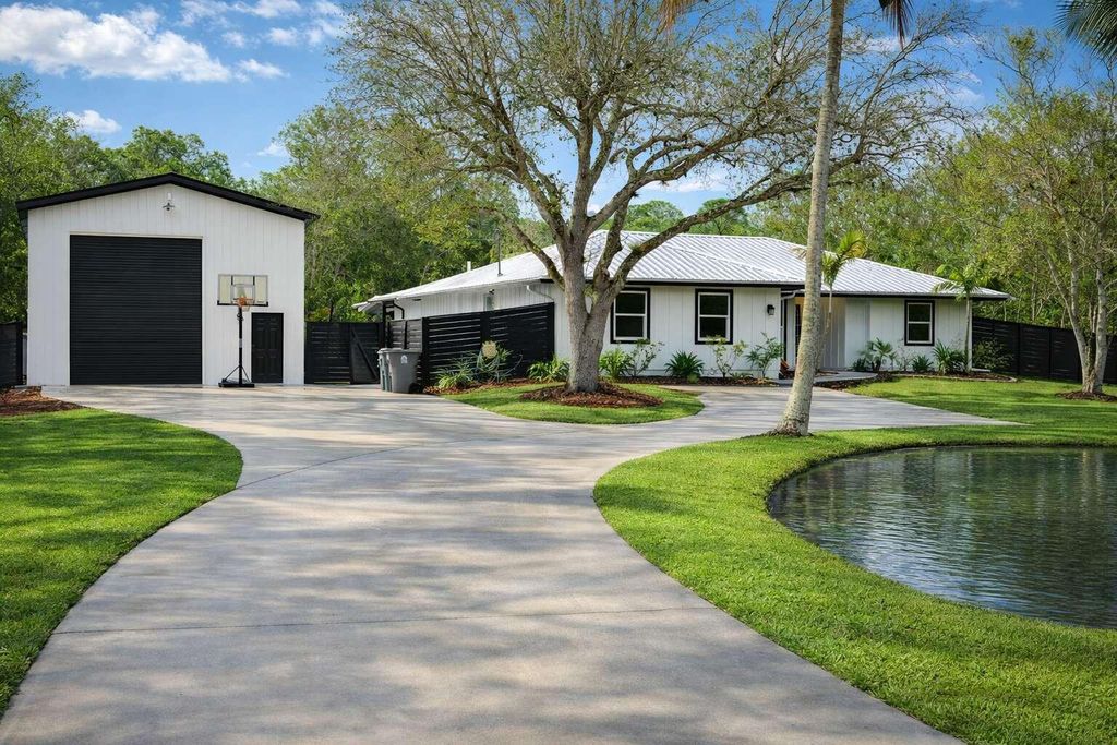 Photo of 16736 N 123rd Ter Terrace N, Jupiter, FL 33478 (MLS # B26013551)