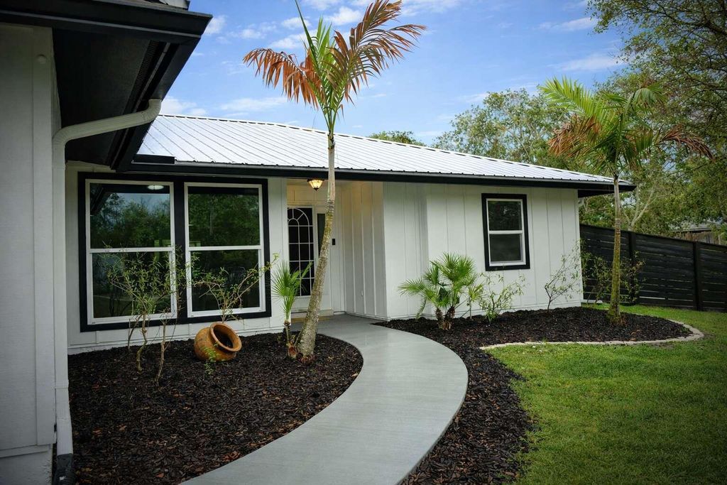 Photo of 16736 N 123rd Ter Terrace N, Jupiter, FL 33478 (MLS # B26013551)