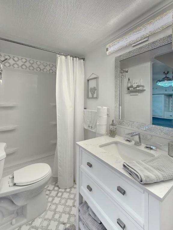 BRINY BREEZES - Residential