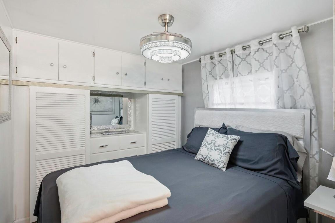 BRINY BREEZES - Residential