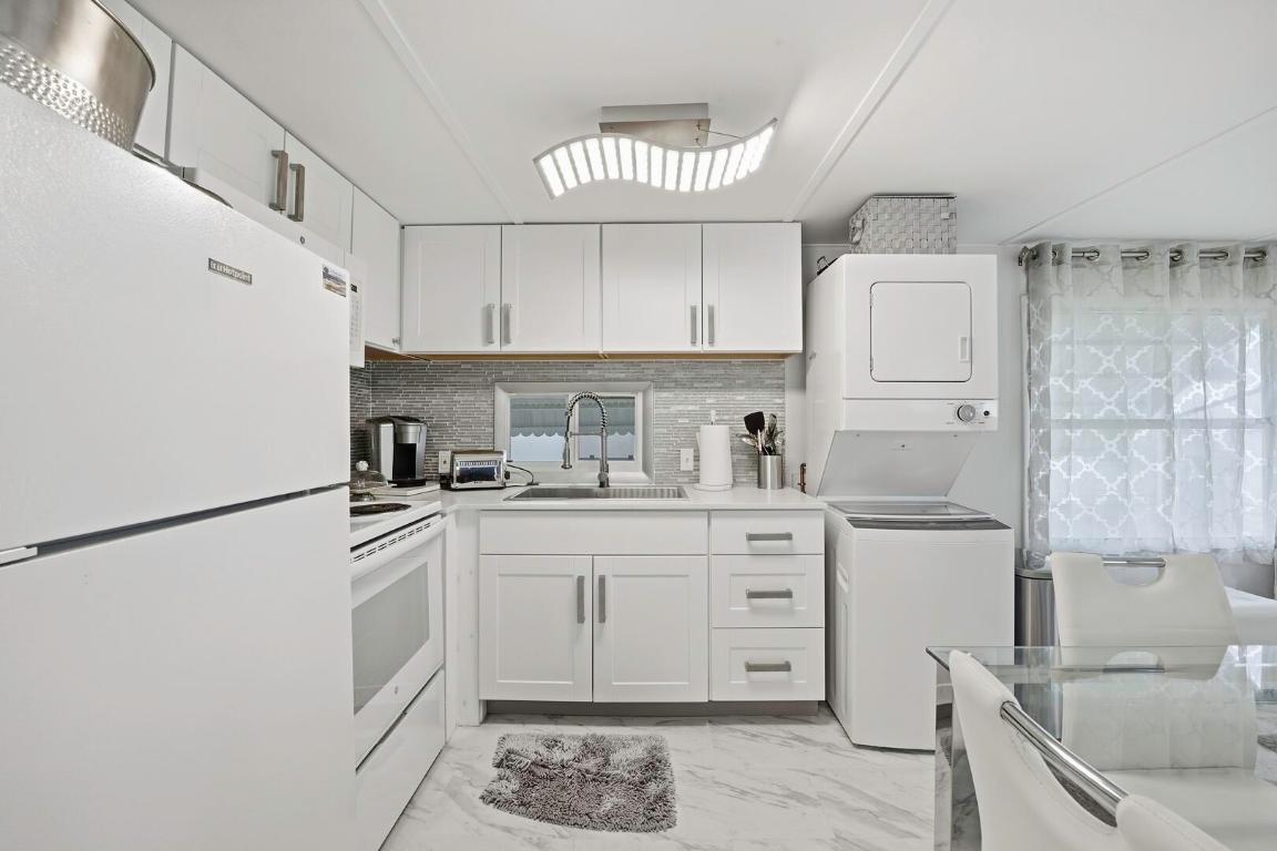 BRINY BREEZES - Residential