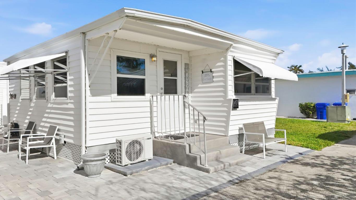 BRINY BREEZES - Residential