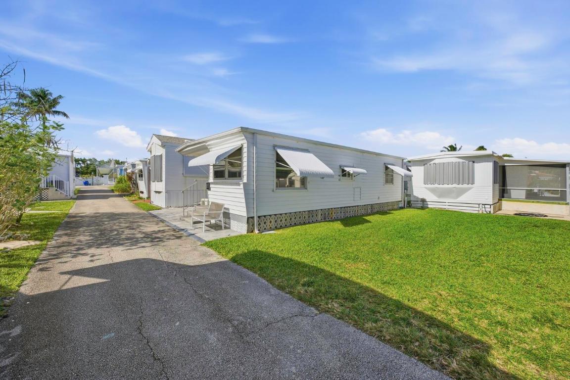 BRINY BREEZES - Residential