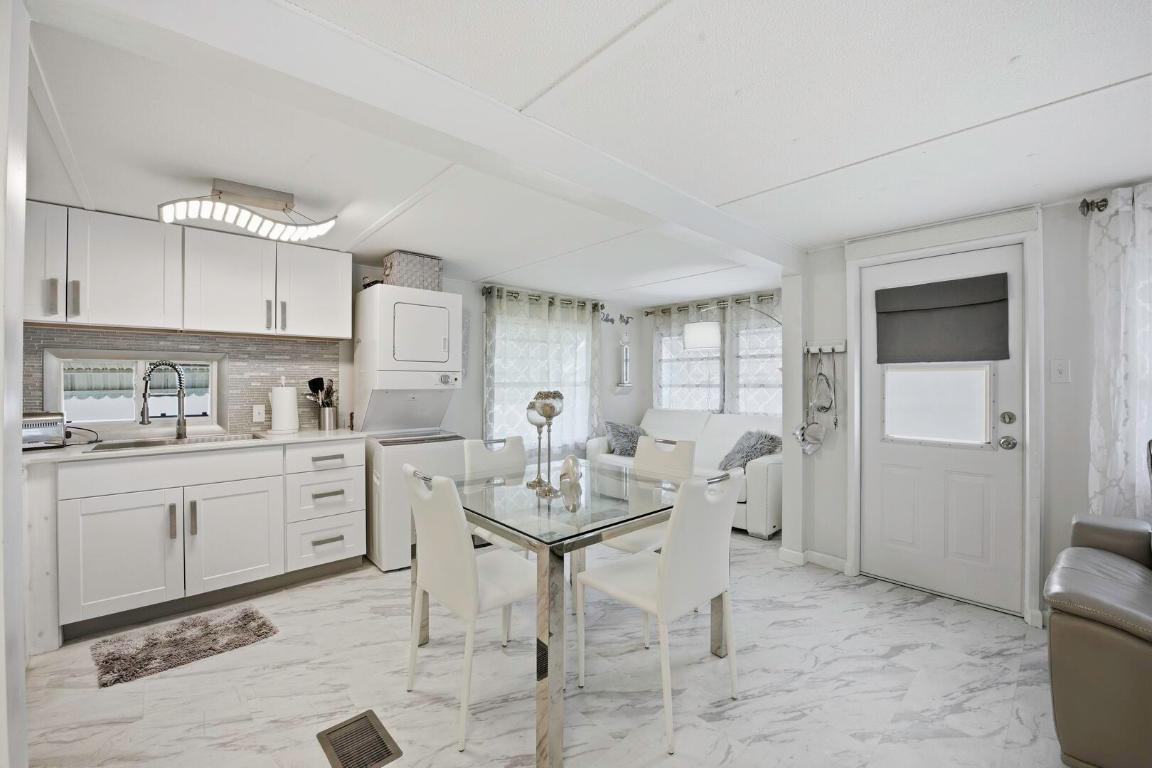 BRINY BREEZES - Residential