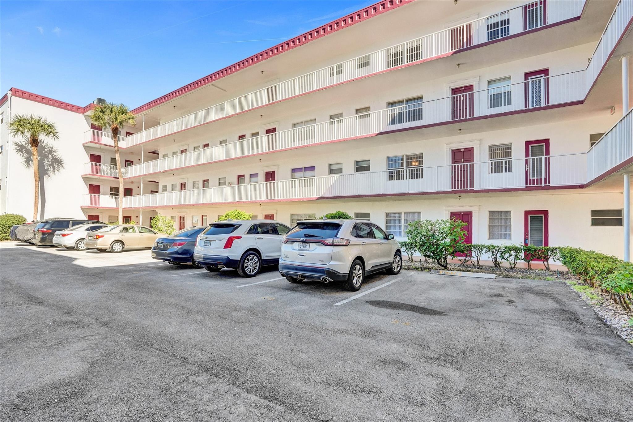 Garnet Condo - Residential