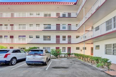 A home in Lauderdale Lakes