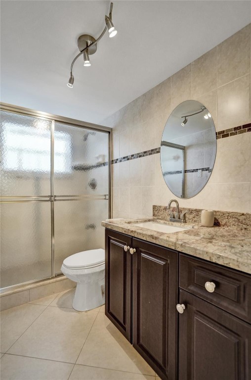 Garnet Condo - Residential