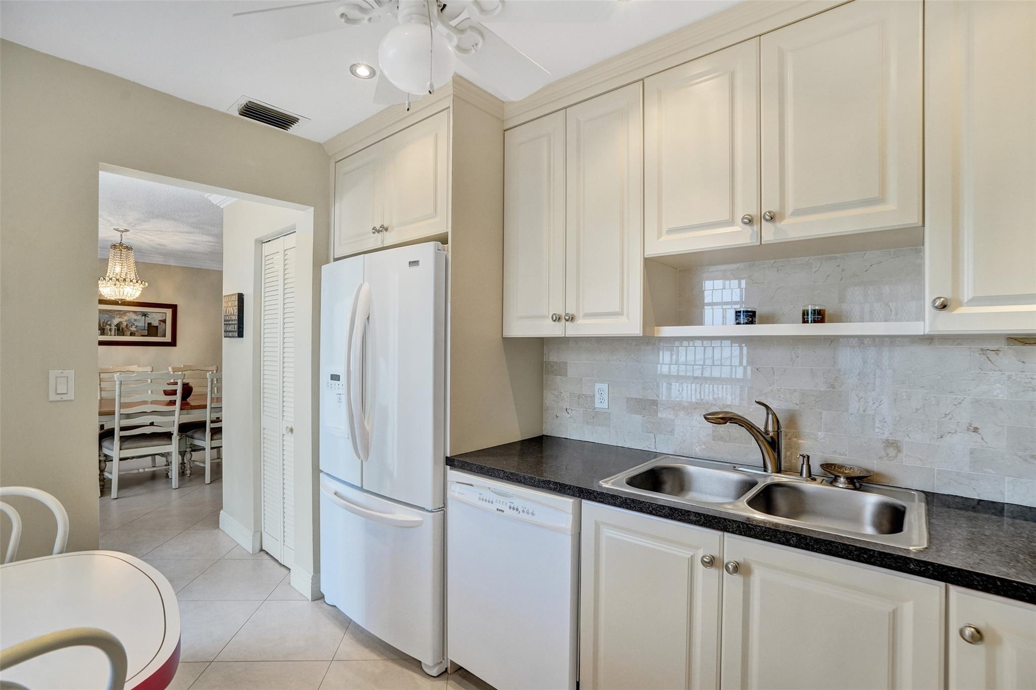 Garnet Condo - Residential