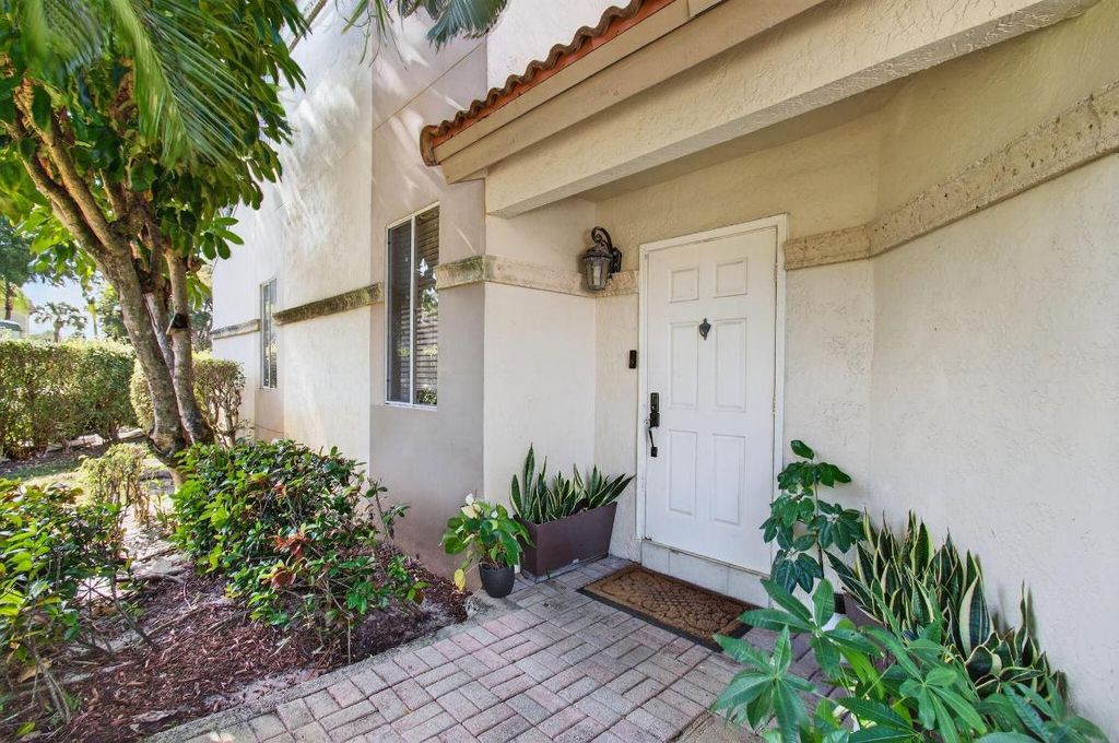 Photo of 6766 Via Regina, Boca Raton, FL 33433 (MLS # R11156737)