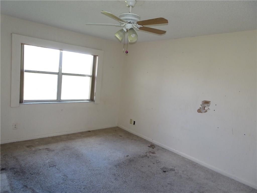 SUNRISE LAKES - Residential