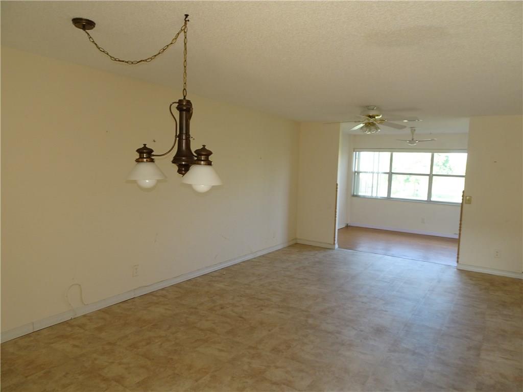 SUNRISE LAKES - Residential