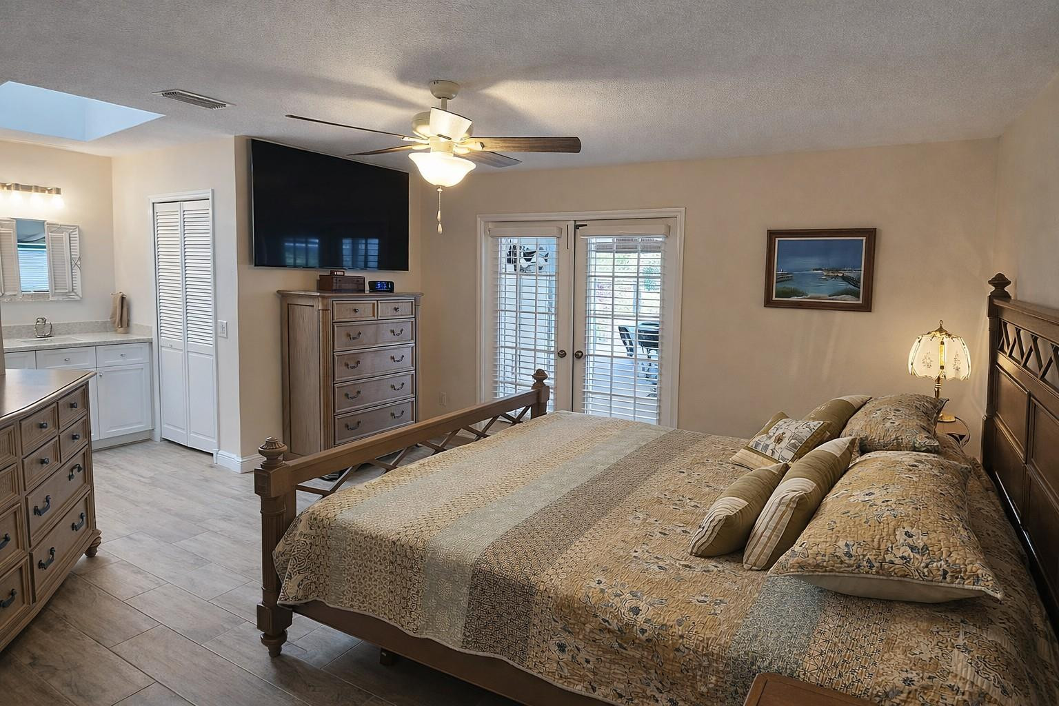 South Moon Under Sub - Residential