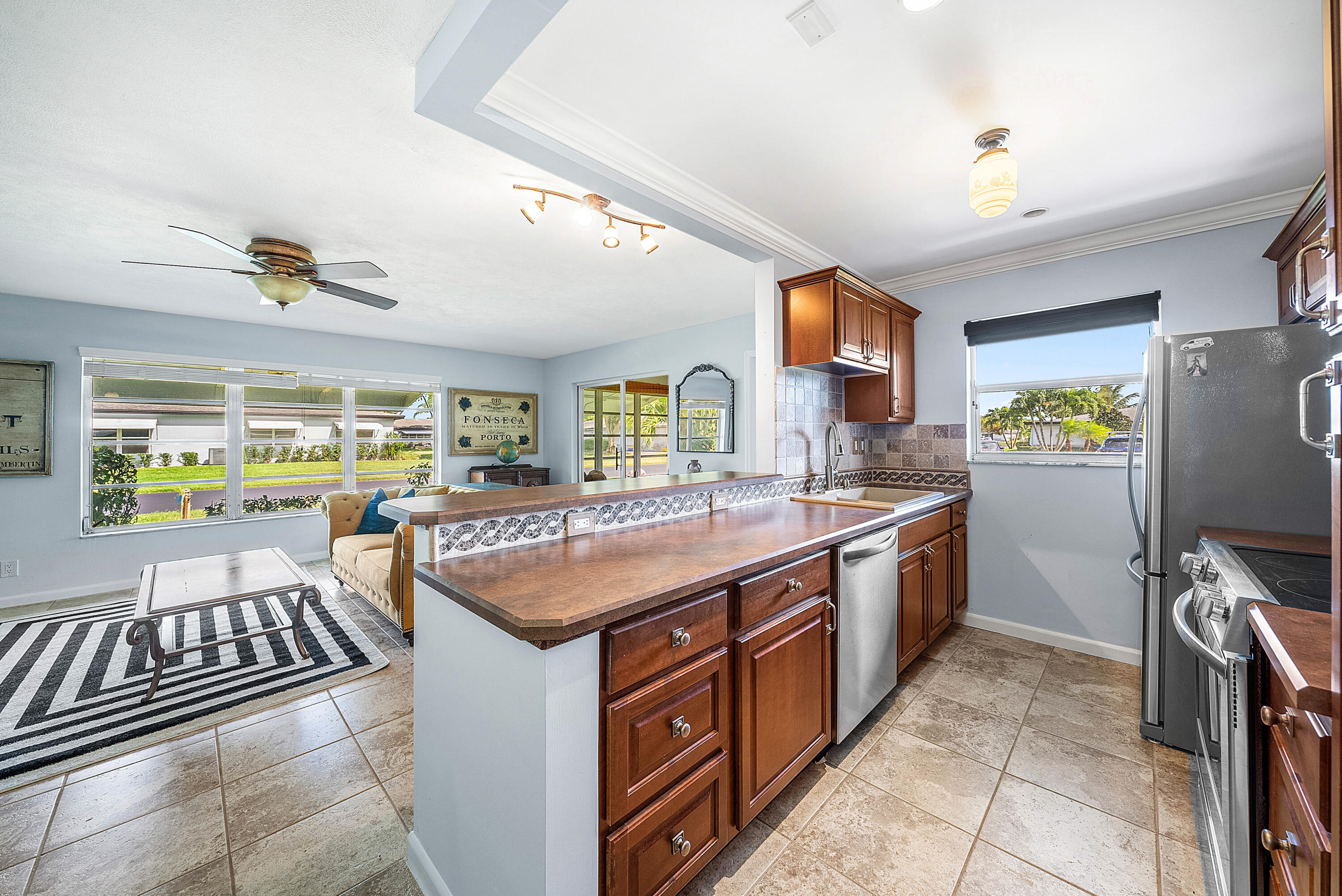 HIGH POINT OF DELRAY BEACH COND SEC II - Residential