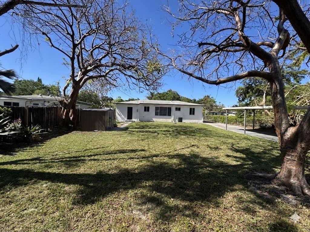 Photo of 2648 Washington Street, Hollywood, FL 33020 (MLS # B26021194)