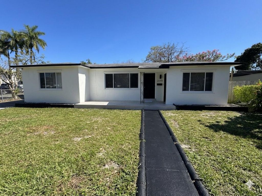 Photo of 2648 Washington Street, Hollywood, FL 33020 (MLS # B26021194)