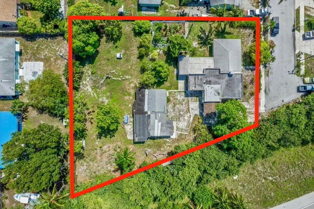 Photo of 1740 11th Avenue N, Lake Worth Beach, FL 33460 (MLS # B26069988)