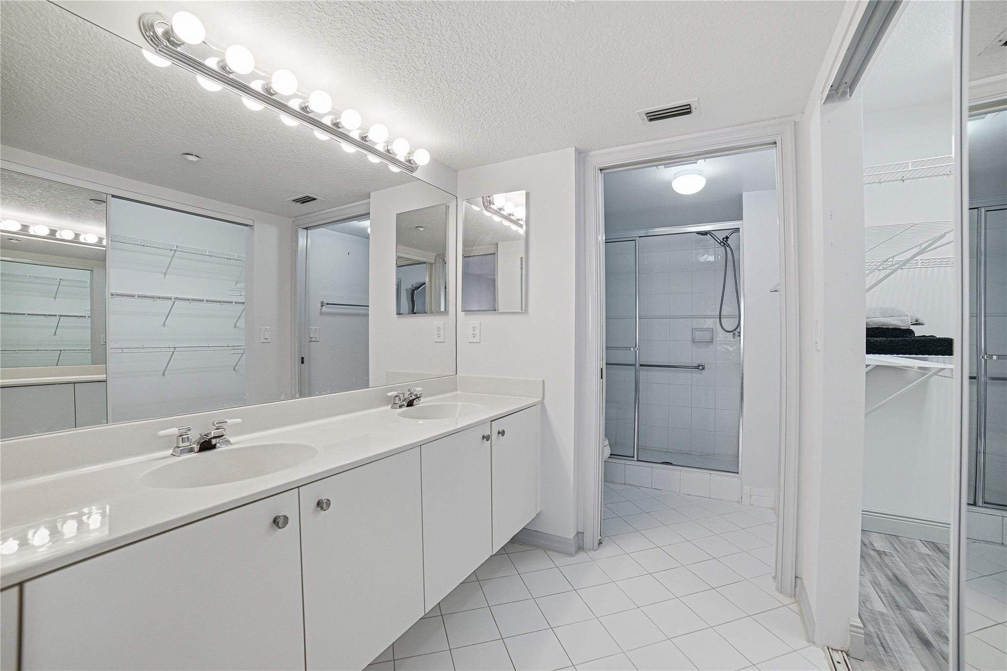 SOUTHAMPTON @ KINGS POINT - Residential