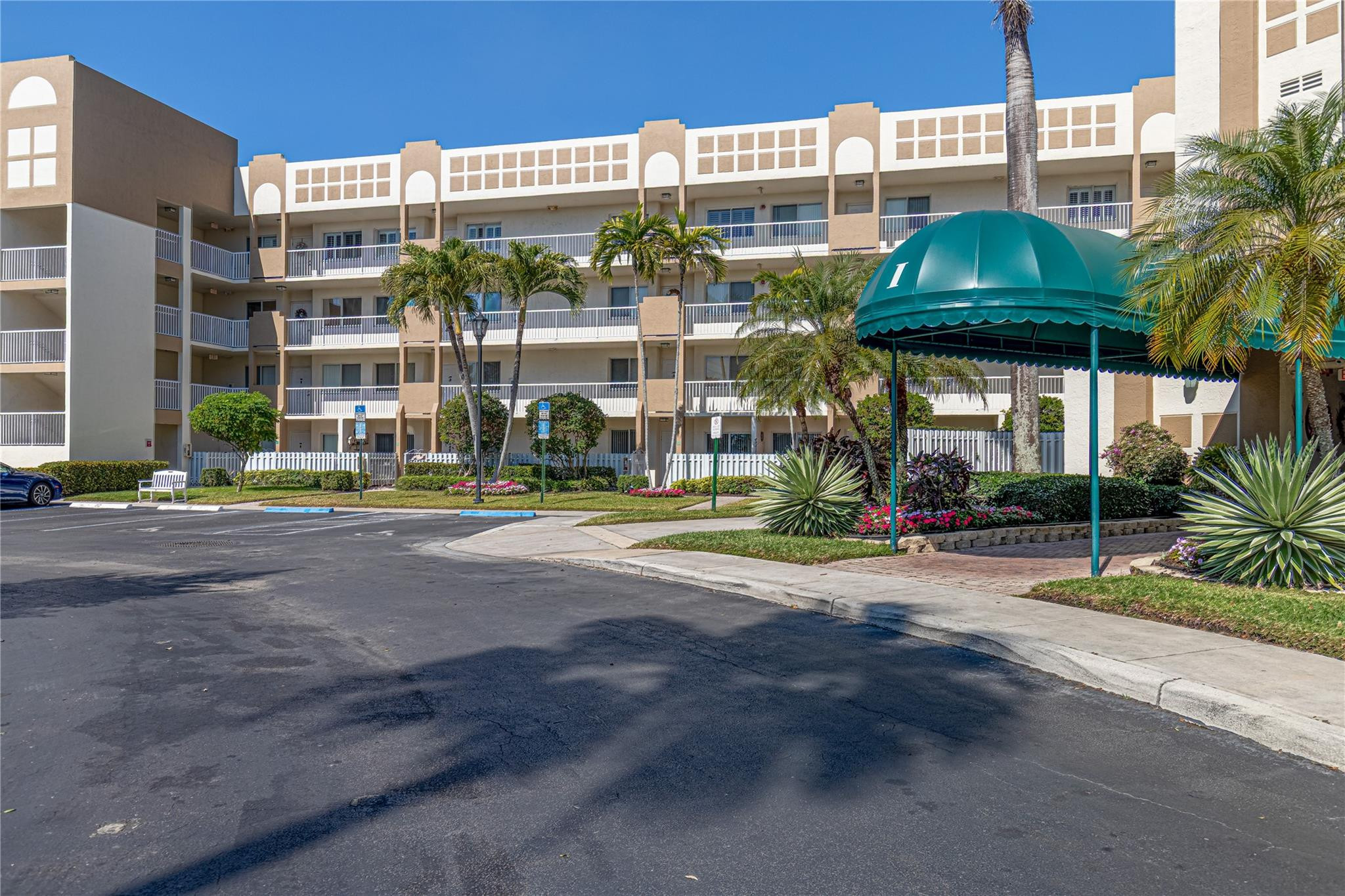 SOUTHAMPTON @ KINGS POINT - Residential