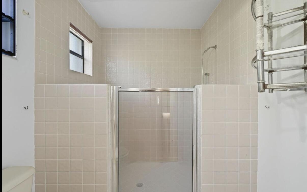 WELLINGTON PLACE OF WELLINGTON - Residential Lease