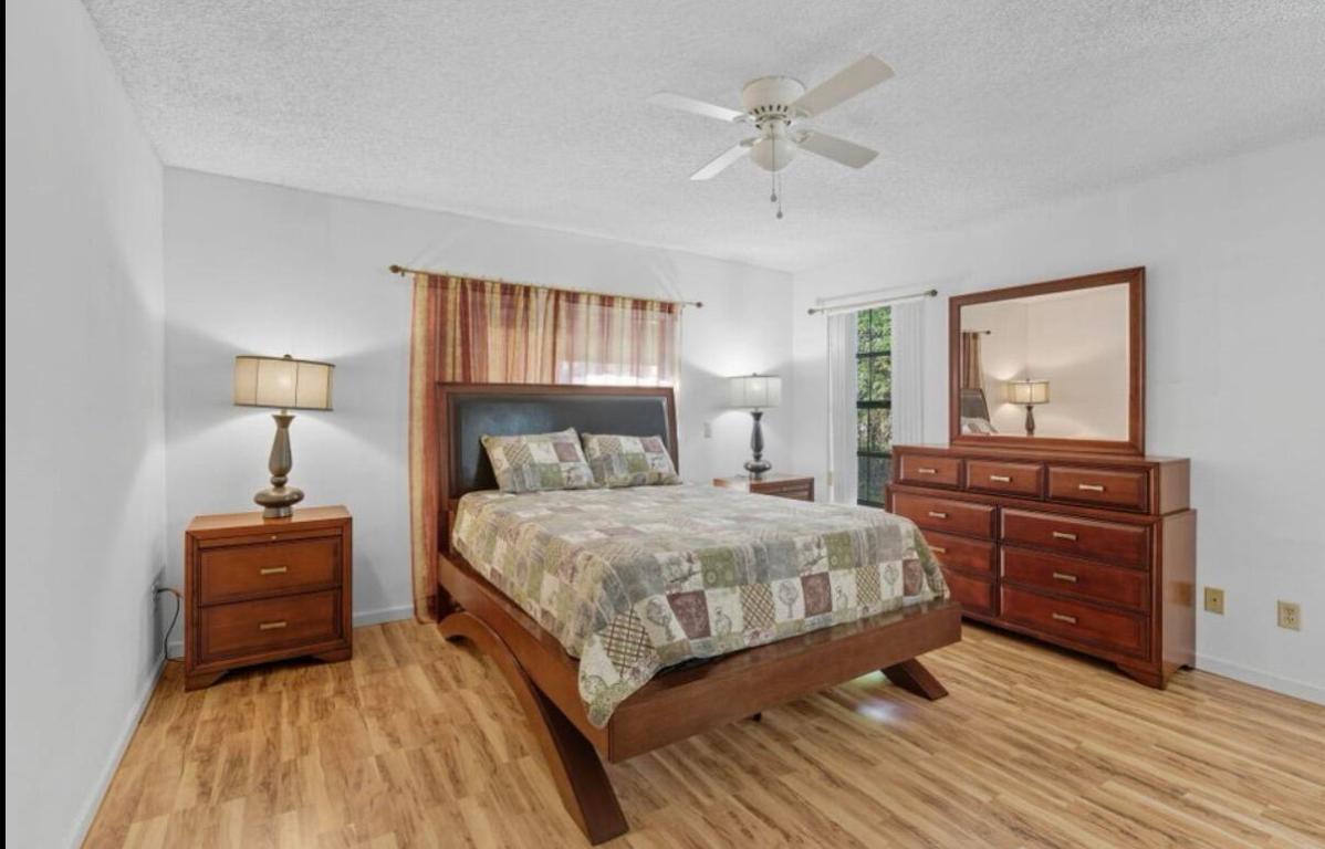 WELLINGTON PLACE OF WELLINGTON - Residential Lease