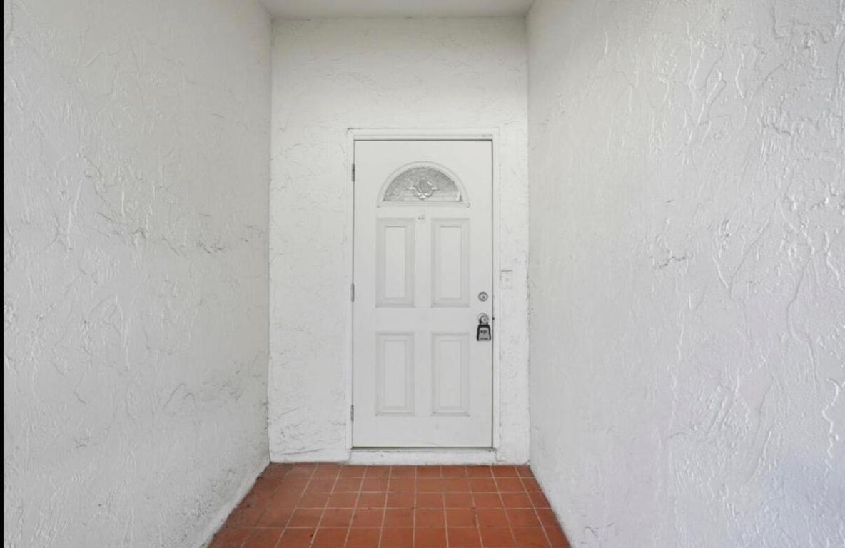 WELLINGTON PLACE OF WELLINGTON - Residential Lease