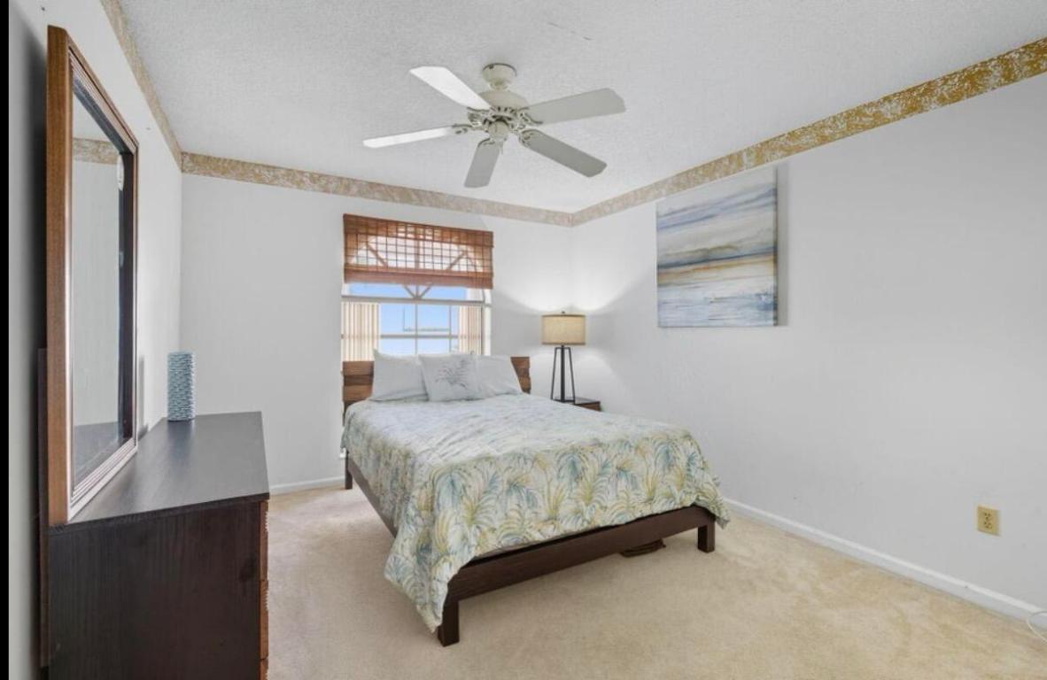 WELLINGTON PLACE OF WELLINGTON - Residential Lease