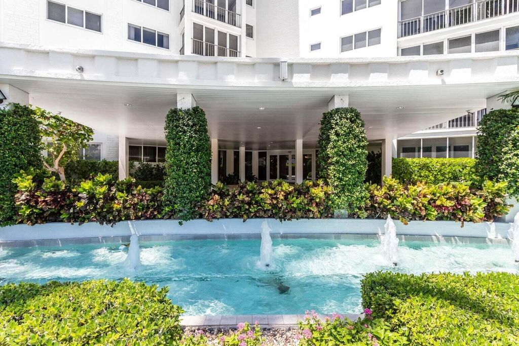 Photo of 86 Macfarlane Drive #2-G, Delray Beach, FL 33483 (MLS # R11032123)