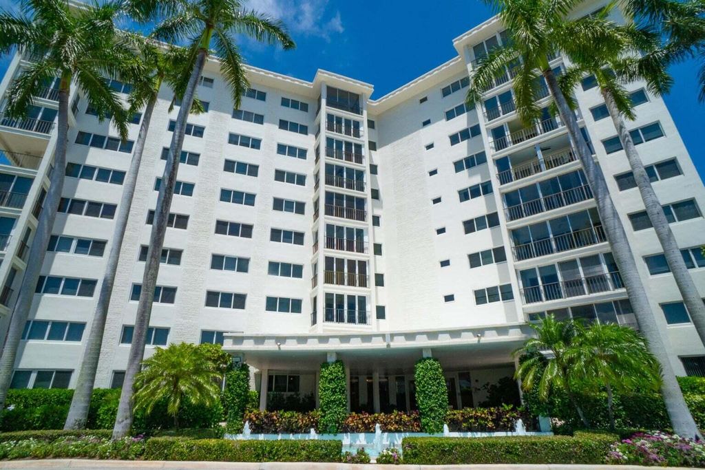 Photo of 86 Macfarlane Drive #2-G, Delray Beach, FL 33483 (MLS # R11032123)