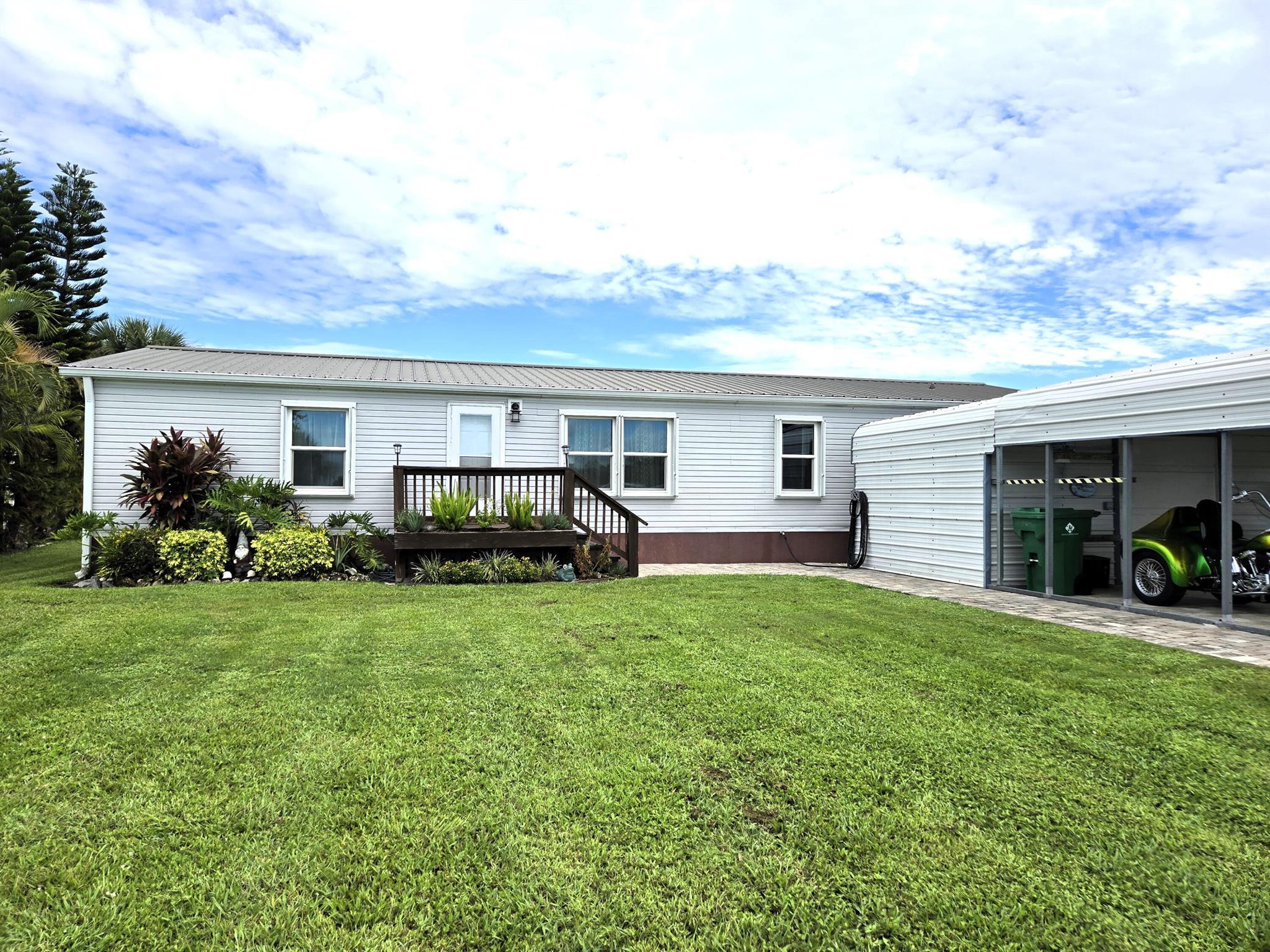 1215 Friendship Drive NE