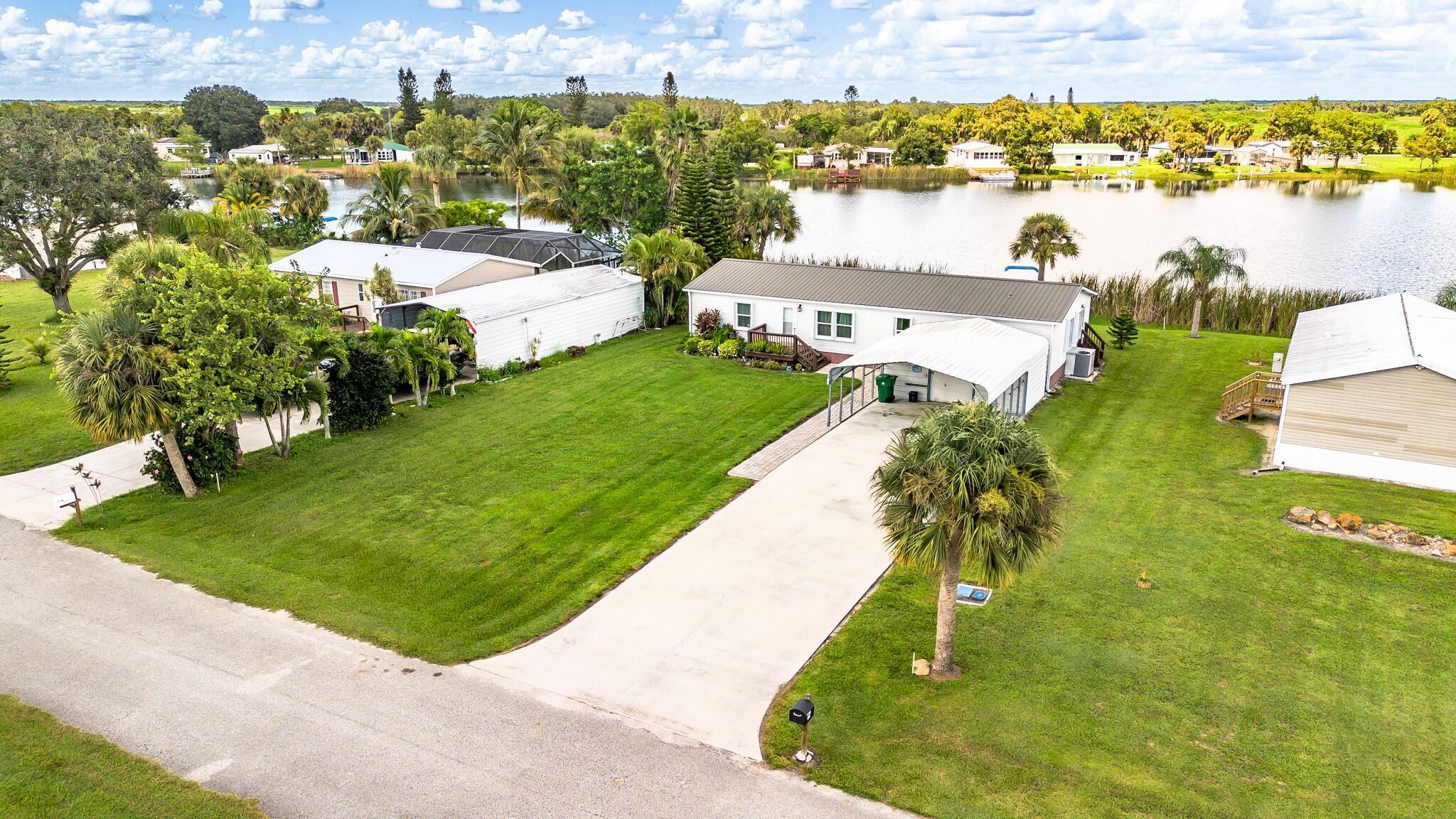 1215 Friendship Drive NE