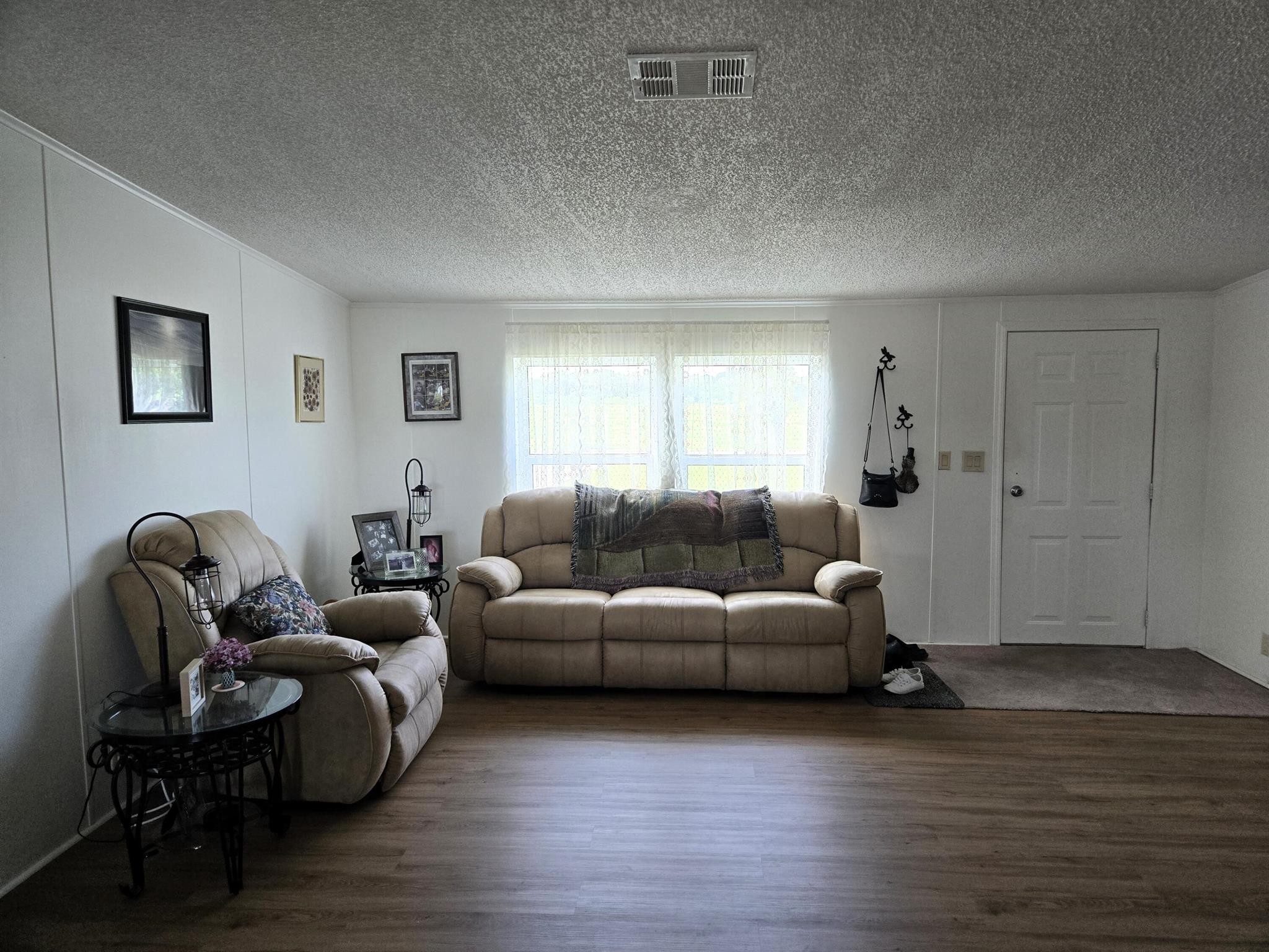 1215 Friendship Drive NE