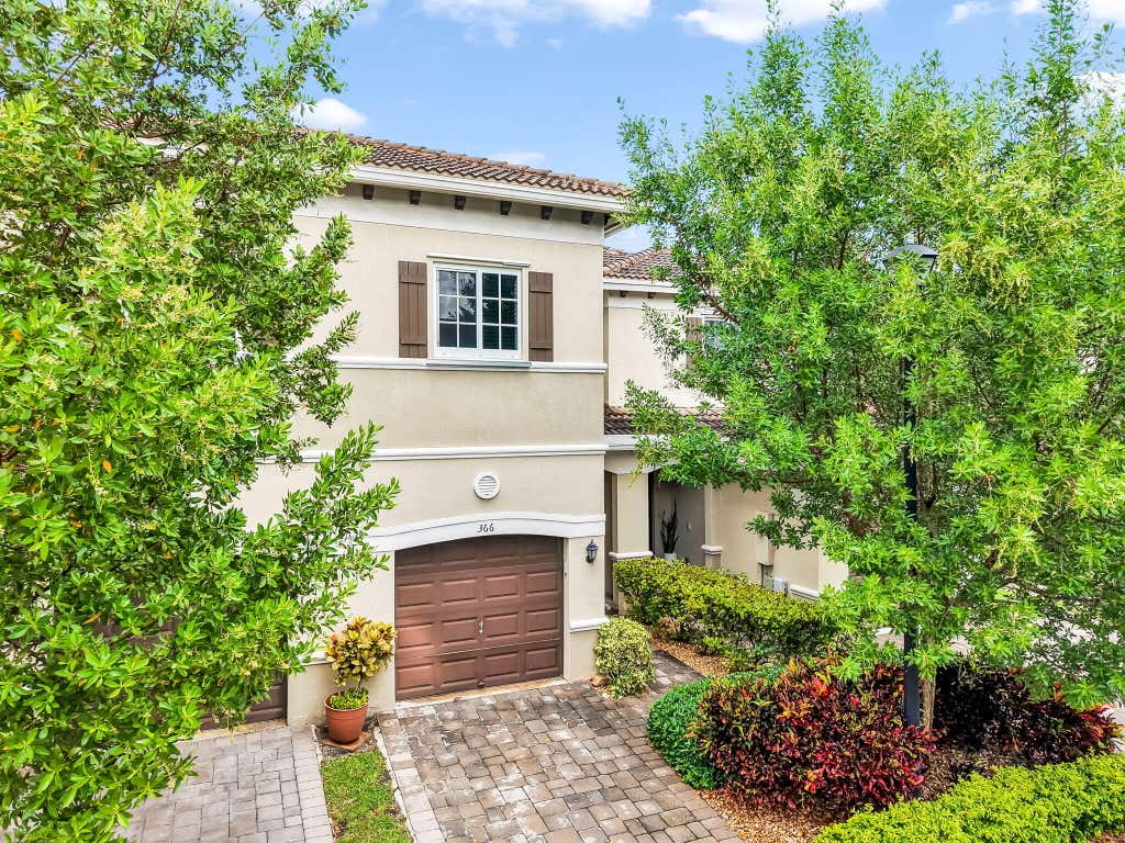 Photo of 366 SE 1ST Way, Deerfield Beach, FL 33441 (MLS # B26060625)