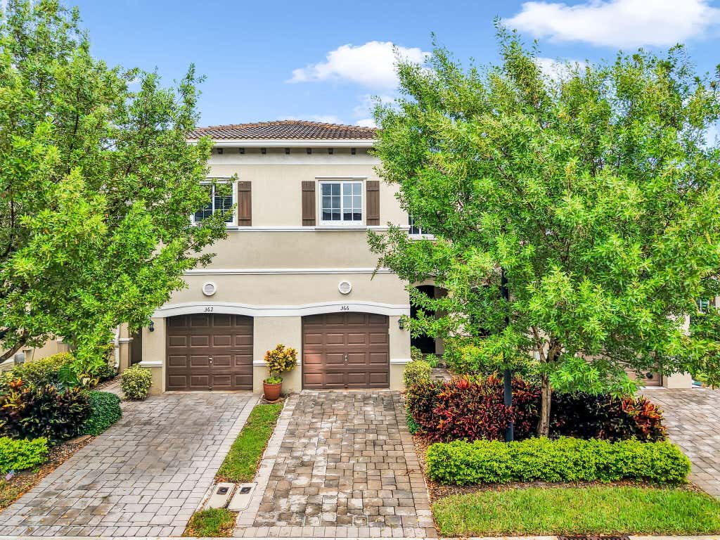 Photo of 366 SE 1ST Way, Deerfield Beach, FL 33441 (MLS # B26060625)