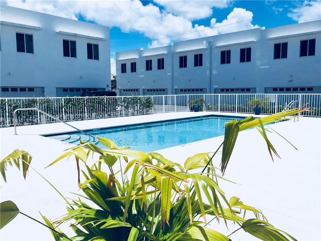 Aventura Weitzer Place - Residential