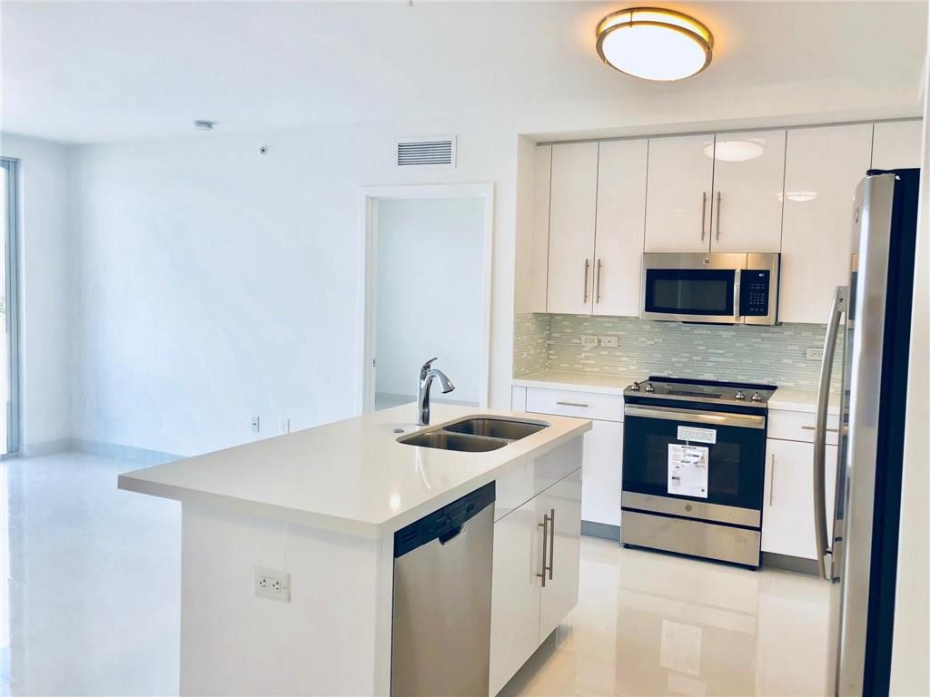 Aventura Weitzer Place - Residential