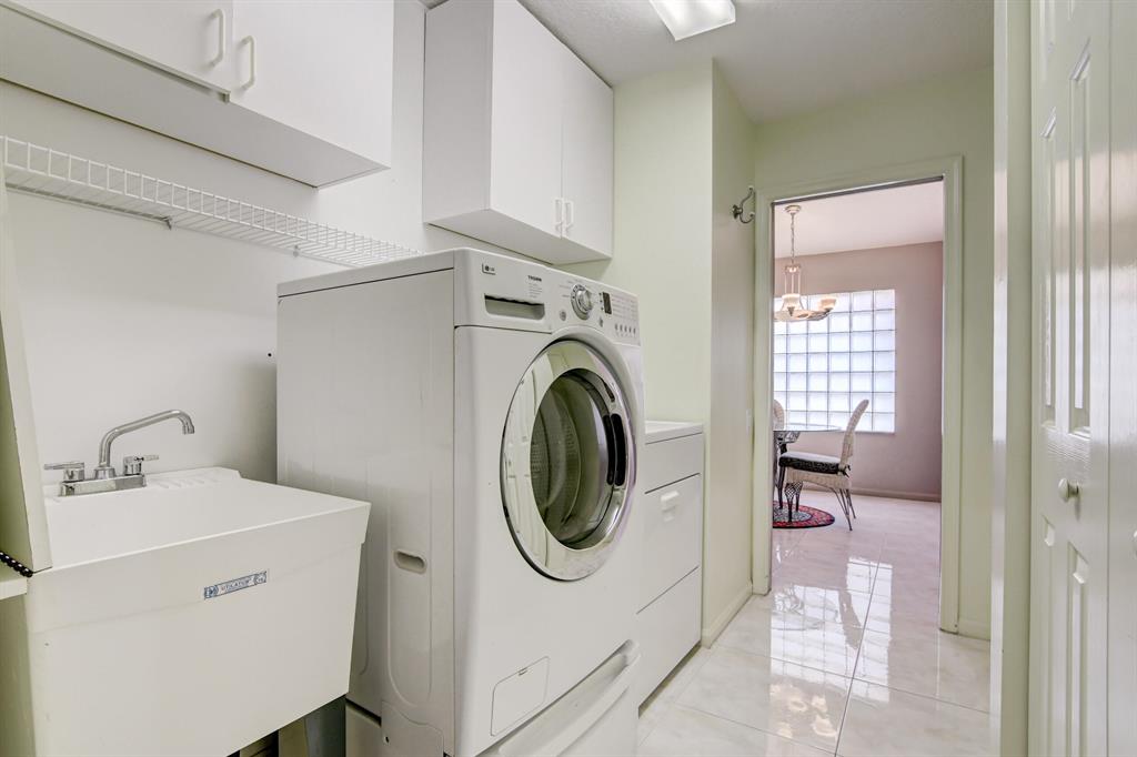 CASCADE LAKES - Residential