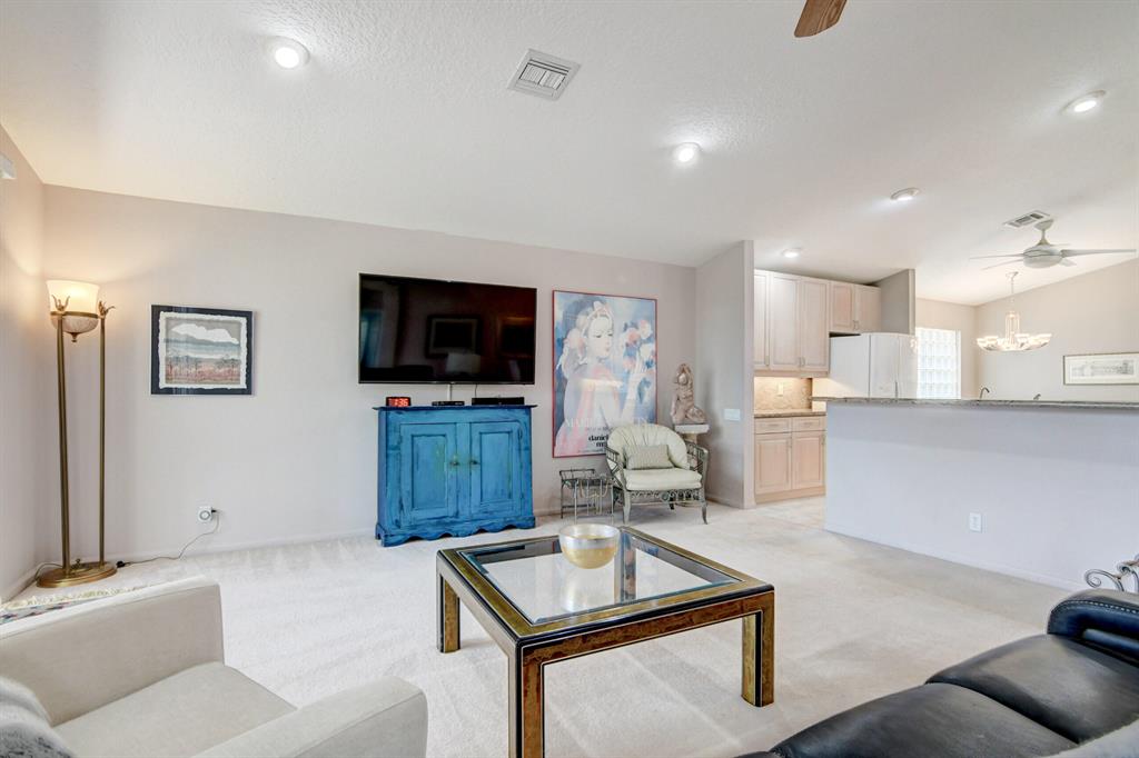 CASCADE LAKES - Residential