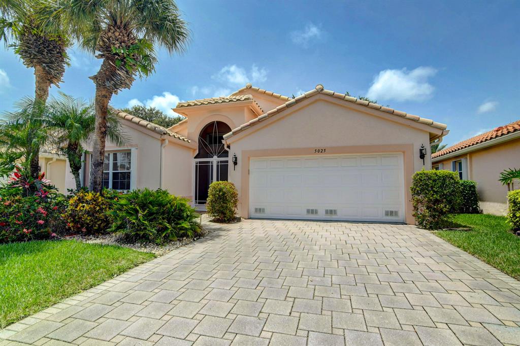 CASCADE LAKES - Residential