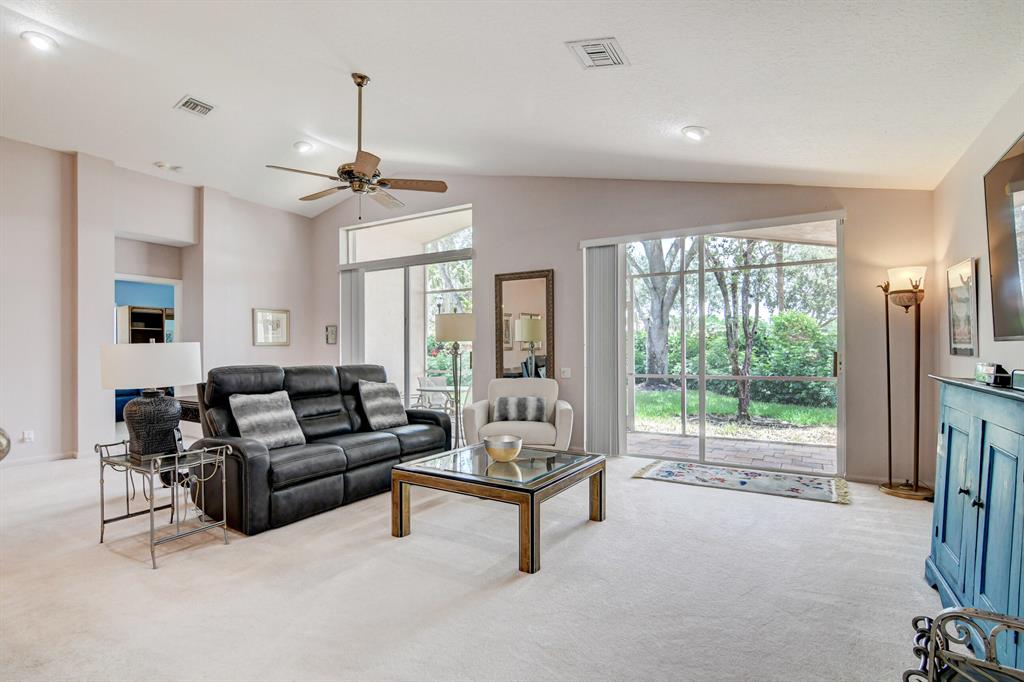 CASCADE LAKES - Residential