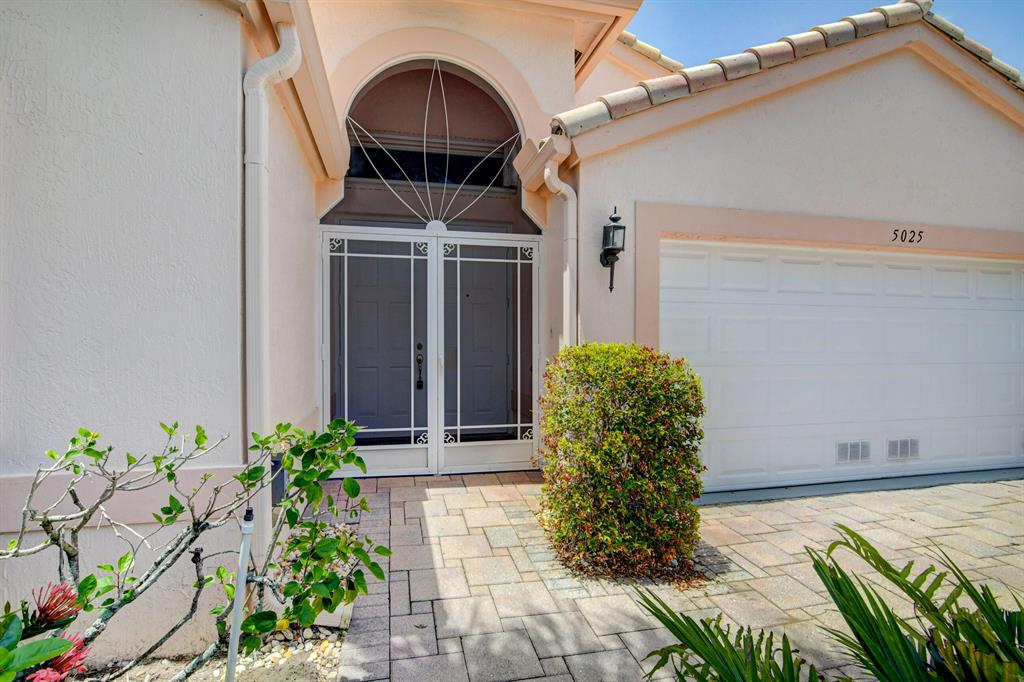 CASCADE LAKES - Residential