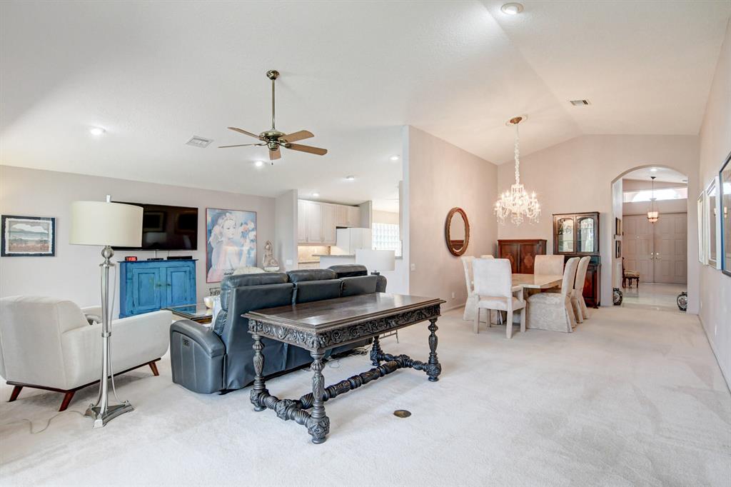 CASCADE LAKES - Residential